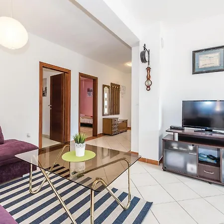 Apartamento Two-bedroom In Rogoznica (Sibenik-Knin)