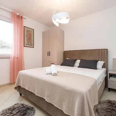 Two-bedroom In Apartment Rogoznica (Sibenik-Knin)