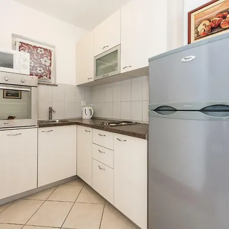 Two-bedroom In Rogoznica Apartment *