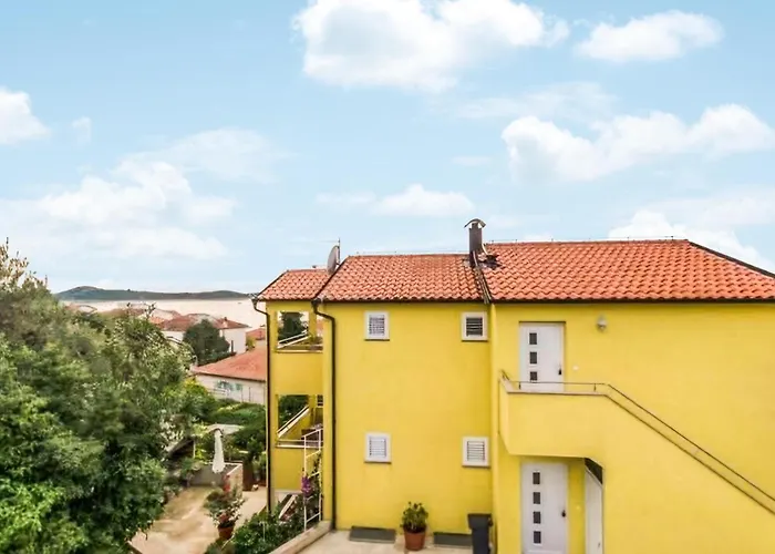 Two-bedroom In Apartment Rogoznica (Sibenik-Knin)